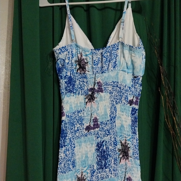 WOMEN'S SLEEVELESS V-NECK SMOCK FLORAL MAXI DRESS - Picture 5 of 12